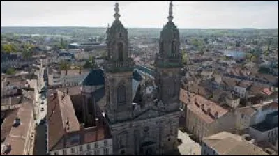 Lunéville est une ville de 18 000 habitants qui se trouve dans ...