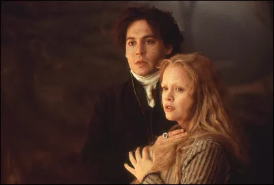 Ichabod Crane doit se rendre à un village nommé Sleepy Hollow à cause d'une série de plusieurs meurtres. Il interroge plusieurs habitants qui lui disent que ... est le meurtrier.