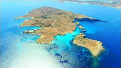 De quel Etat insulaire fait partie l'île de Gozo ?