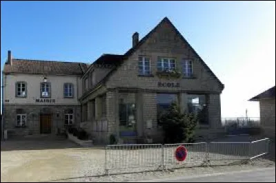 Nous restons en Île-de-France et nous partons à May-en-Multien. Village de la Grande Couronne, il se situe ...
