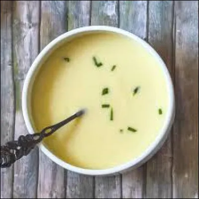 Le poireau rentre dans la composition de la soupe vichyssoise.