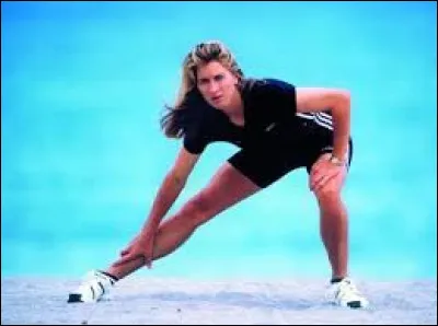 Steffi Graf s'est illustré au tennis.