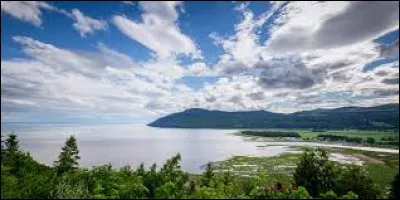 Où se trouve le fleuve Saint-Laurent ?