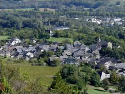 Notre première balade de la semaine commence en Auvergne-Rhône-Alpes, à Arbin. Village de l'aire d'attraction Chambérienne, il se situe dans le département ...
