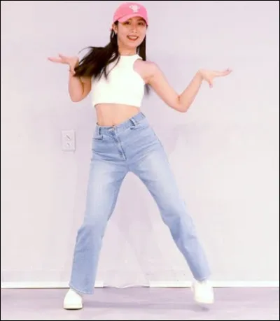 Quelle est cette danse ? 
(Sur l'image ce n'est pas une membre du groupe)