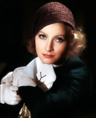 Quelle actrice suédoise naturalisée américaine était surnommée "La Divine" ?