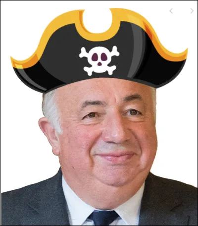 Qui porte un chapeau de pirate ?