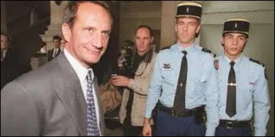 En octobre 1994, Gérard Longuet démissionne du gouvernement Édouard Balladur car il est inquiété dans deux affaires : laquelle n'en fait pas partie ?