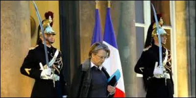 Le 27 février 2011, Michèle Alliot-Marie, alors ministre des Affaires étrangères, remet au président de la République sa lettre de démission : qu'est-ce qui a provoqué sa démission ?