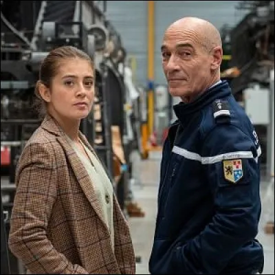 Quel acteur est à l'affiche du téléfilm "Meurtres en dentelles", sorti en 2025 ?