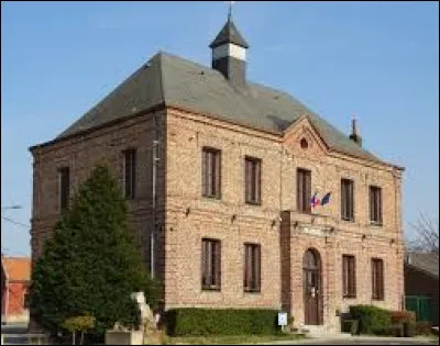 Commune de l'agglomération Douaisienne, Estrées se situe dans l'ancienne région ...