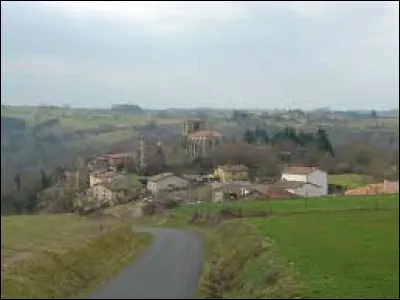 Nous sommes en Auvergne-Rhône-Alpes, à Sauviat. Village de l'aire d'attraction Thiernoise, dans le parc naturel régional Livradois-Forez, il se situe dans le département ...