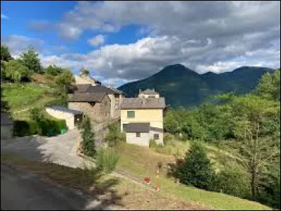 Voici une vue d'Illier, commune d'Illier-et-Laramade. Petit village Ariégeois de 38 habitants, dans la vallée du Vicdessos, se situe dans l'ancienne région ...