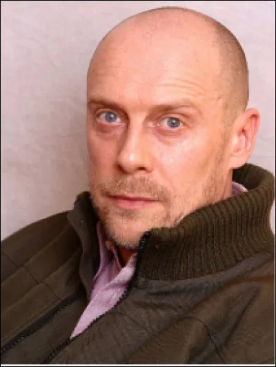 Qui est cet idéologue franco-suisse, essayiste, comédien et influenceur web ?