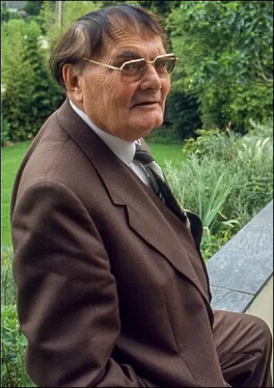 Qui est cet écrivain et romancier français ?