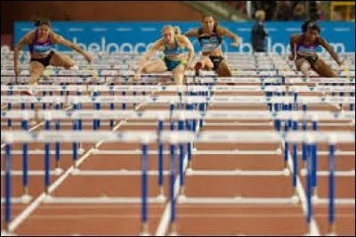 A quel genre d'athlètes est réservé l'épreuve du 100 mètres haies ?