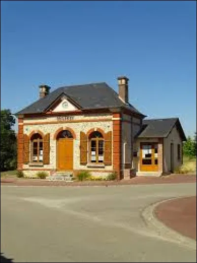 Pour commencer, nous partons à Aigleville. Village Eurois, il se situe en région ...