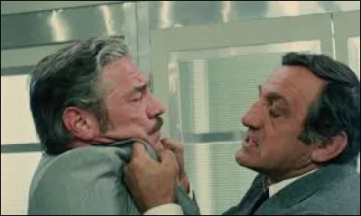 Quel acteur-chanteur joue le rôle de l'emmerdeur, aux côtés de Lino Ventura, dans le film éponyme d'Edouard Molinaro, sorti en 1973 ?