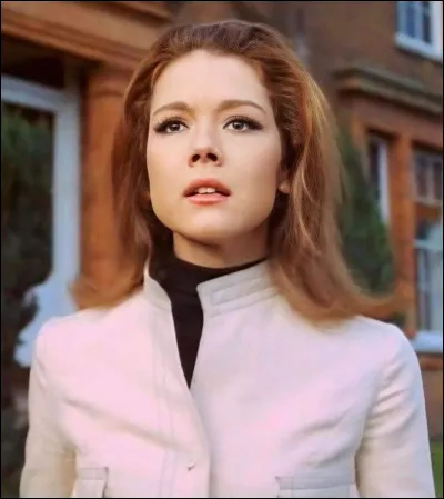 Dans quelle série Diana Rigg incarnait-elle l'agent secret "amateur" Emma Peel ?