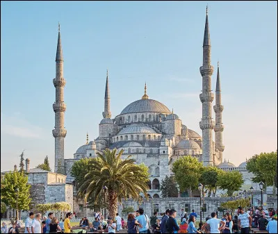 La Mosquée bleue se trouve à Istanbul :
