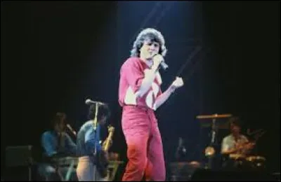 Complétez le début de la chanson "Vivre ou survivre" : "Heure sonne matin/..." :