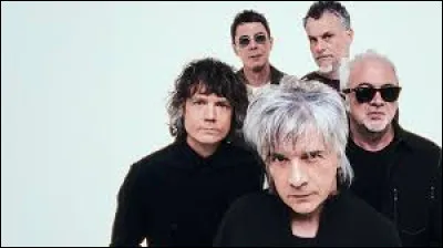 Complétez le titre de ce single d'Indochine : "La Belle et la ..." :