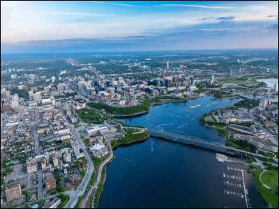 Complétez : Ma capitale est