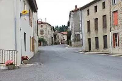 Ancienne commune d'Auvergne-Rhône-Alpes, dans le Forez, Saint-Julien-la-Vêtre se situe dans le département ...