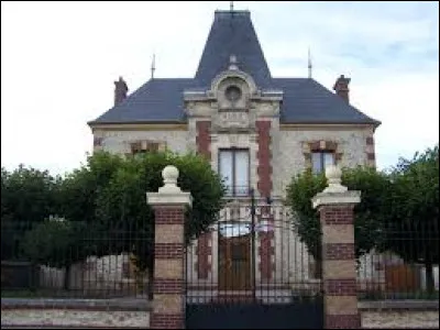 Village francilien, dans la Grande Couronne, Tilly se situe ...
