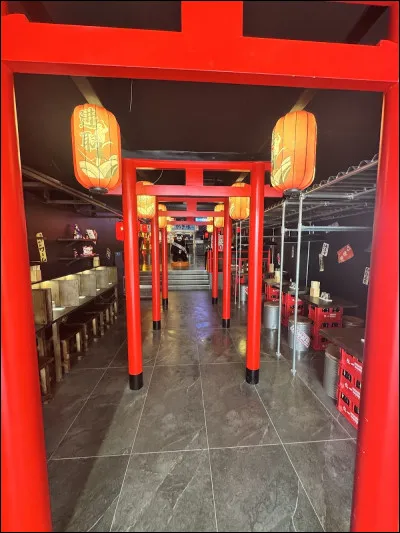 Il y a des restaurants japonais :