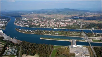 Quel fleuve traverse lAllemagne ?