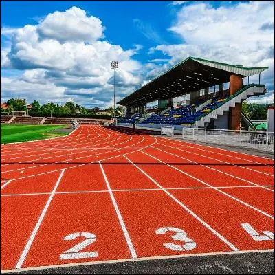 Quelle athlète française a obtenu son unique titre olympique sur un temps de 52,3 secondes ?