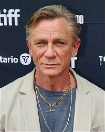 Quelle est la durée du "James Bond Theme" ?