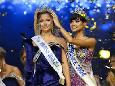 Elle était traître dans l'émission télévisée "Les Traîtres" animée par Eric Antoine !