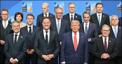 Qui pr&eacute;side l'Union populaire r&eacute;publicaine, qui souhaitait que la France sorte de l'OTAN ?