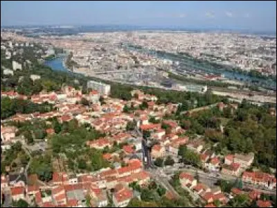 FOY - Près de quelle grande ville se situe la ville de Sainte-Foy-lès-Lyon ?
