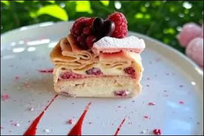 Gastronomie : Comment s'appelle cette pâtisserie à base de génoise garnie de crème mousseline et de framboises recouvertes de fines crêpes ?