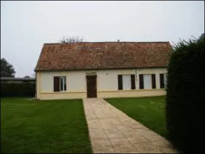 Notre promenade prend fin dans le Santerre, à Warvillers. Village Samarien, il se situe en région ...