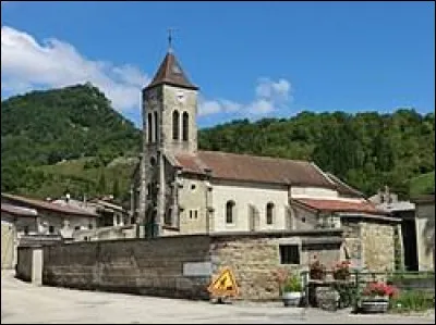 Nous sommes en Auvergne-Rhône-Alpes, à Torcieu. Village de l'arrondissement de Belley, où est produit le ramequin (fromage local), il se situe dans le département ...