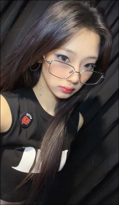 Après la performance vous prenez une photo.
Choisis la photo avec la légende que tu préfères.