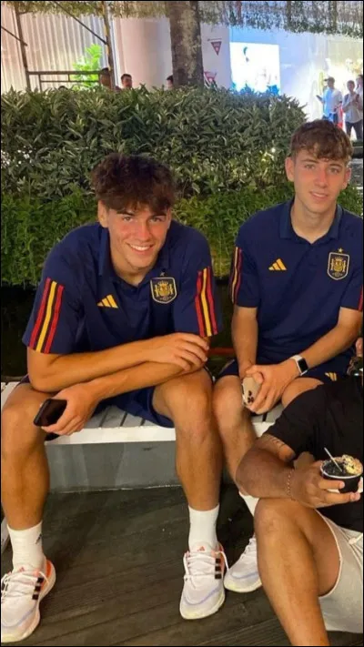 Connais-tu un ou plusieurs de ses amis ?