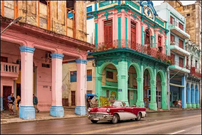 Quel surnom est donné à Cuba en raison de sa forme ?