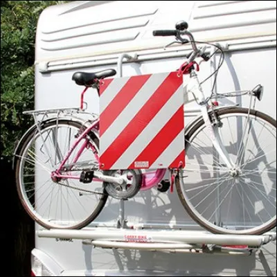 Si vous transportez des vélos à l'arrière de votre véhicule, que faut-il ne pas oublier ?