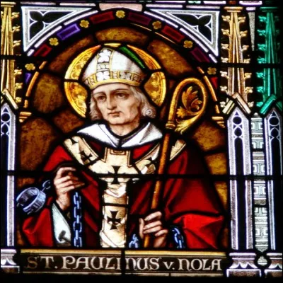 Quel bâtiment, dont on attribue linvention à Paulin de Nole, est au nombre de cent à Rouen selon Victor Hugo ?