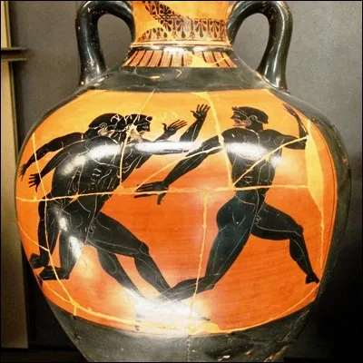 Quel sport est un héritier direct de la discipline olympique antique appelée pancrace ?