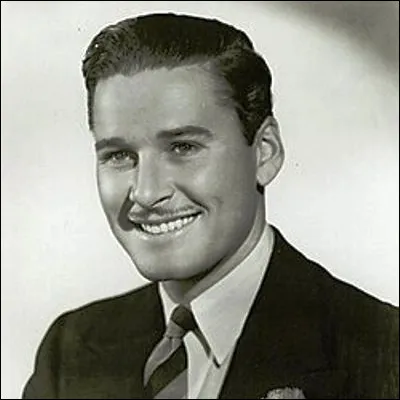 Quel acteur incarne le rôle dErrol Flynn dans le film "Aviator" et de Pie XIII dans "The New Pope" ?