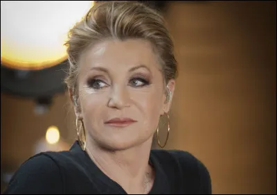 Qui a dit : "On entre, on crie / Et c'est la vie. On bâille, on sort / Et c'est la mort."