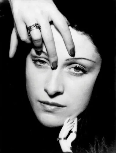 Dans quels domaines l'artiste Dora Maar s'est-elle illustrée ?