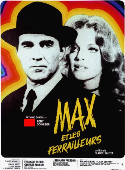 ... sont les mots masqués sur la veste.