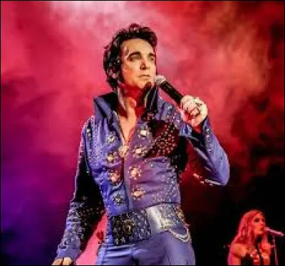 En quelle ann&eacute;e un film est-il sorti le concernant, titr&eacute; "Elvis : That's the Way it Is" ?